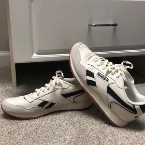 Reekbok classic shoes size 9.5